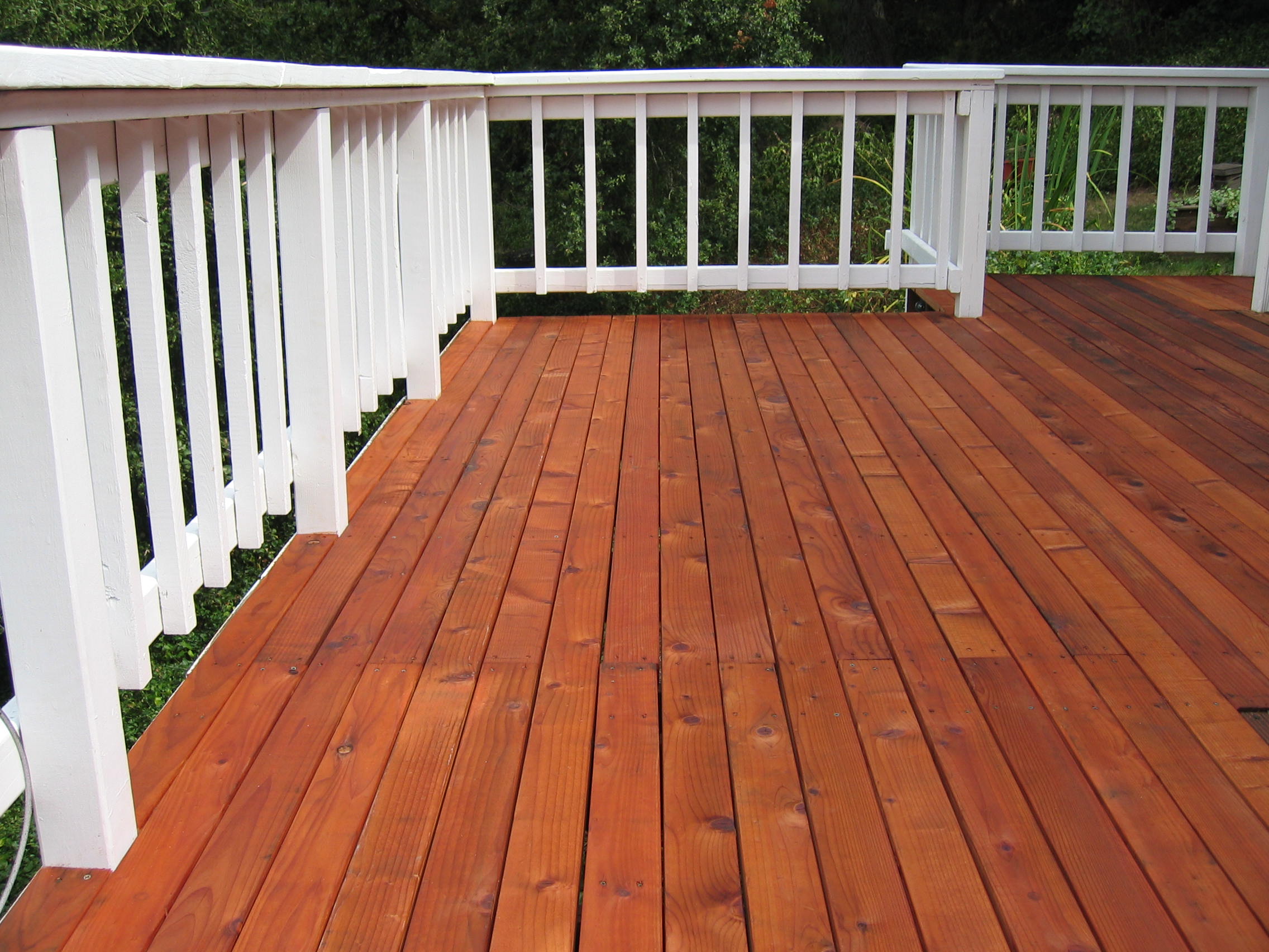 SuperDeck® Exterior Waterborne Semi-Transparent Stain - Property